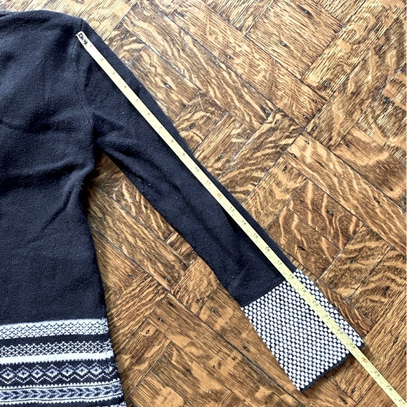 Guess Jeans Black & White Hoodie Sweater- Size M - Picture 12 of 13